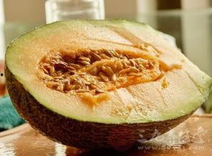 早孕吃哈密瓜,哈密瓜助力母婴健康，美味与营养兼得